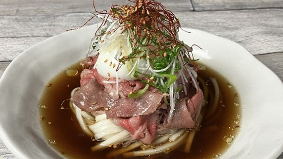 スパイス香る　牛サーロインのしゃぶしゃぶうどん　温玉のせ